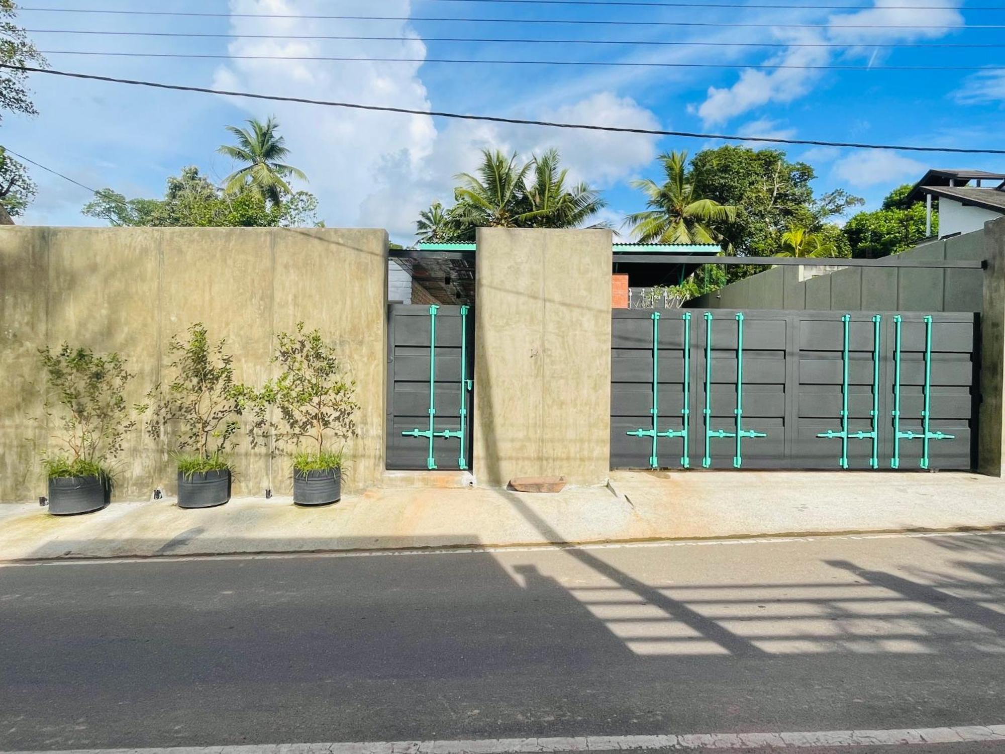 Weliweriya Container Villa Luxury Collection מראה חיצוני תמונה