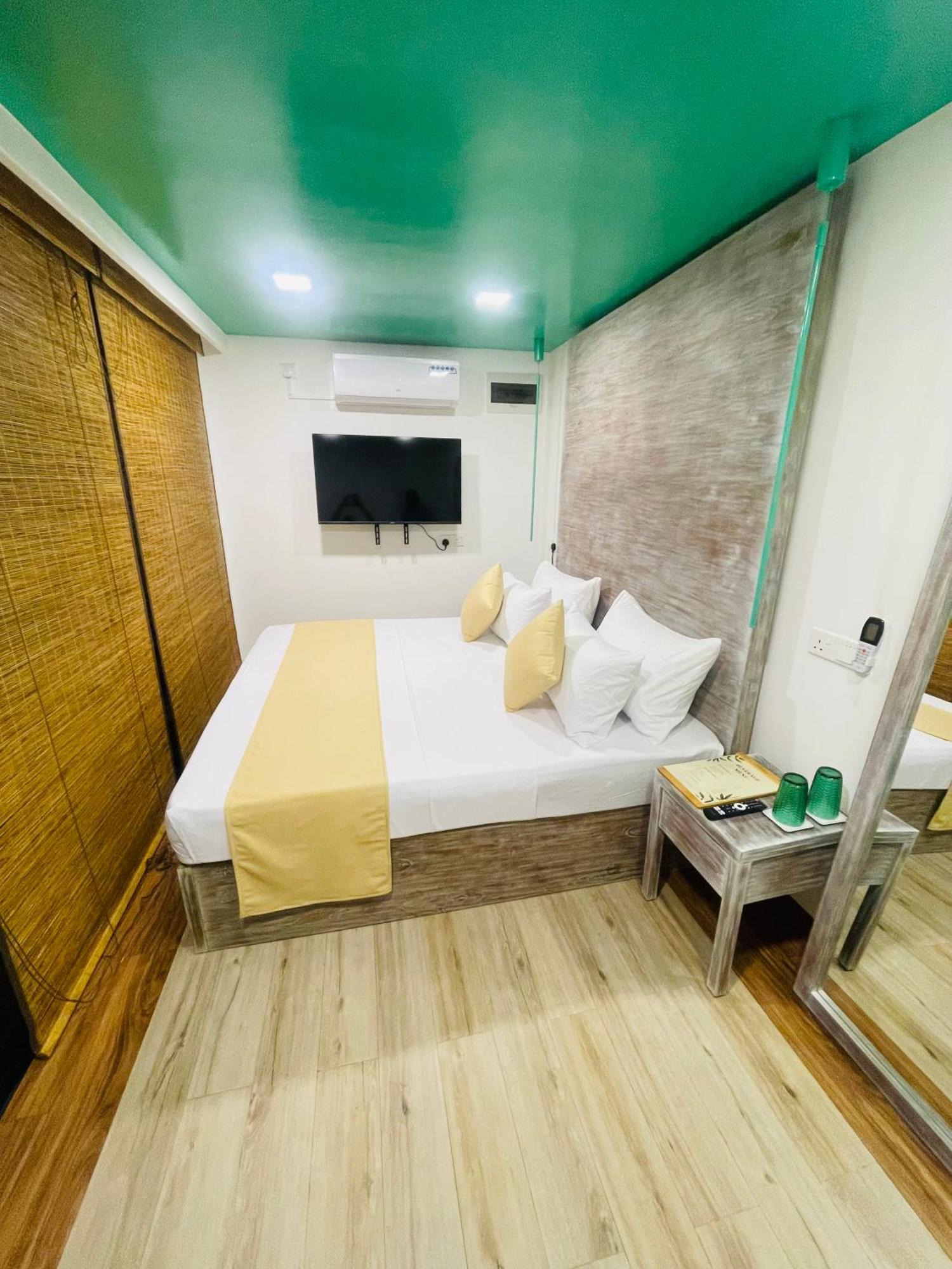 Weliweriya Container Villa Luxury Collection מראה חיצוני תמונה