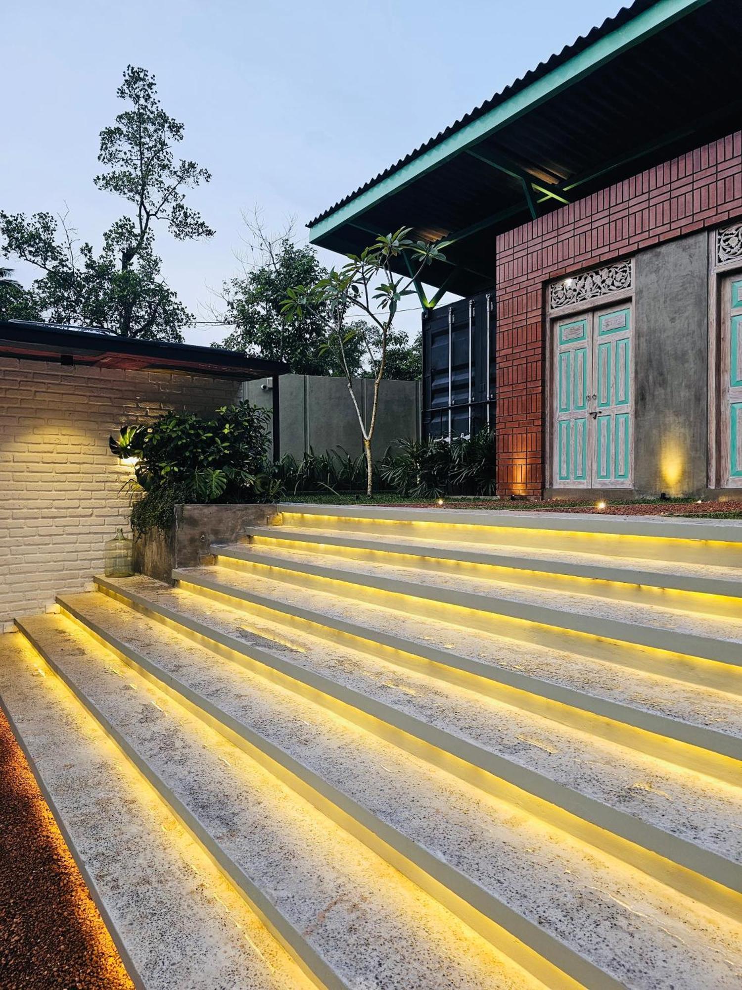 Weliweriya Container Villa Luxury Collection מראה חיצוני תמונה